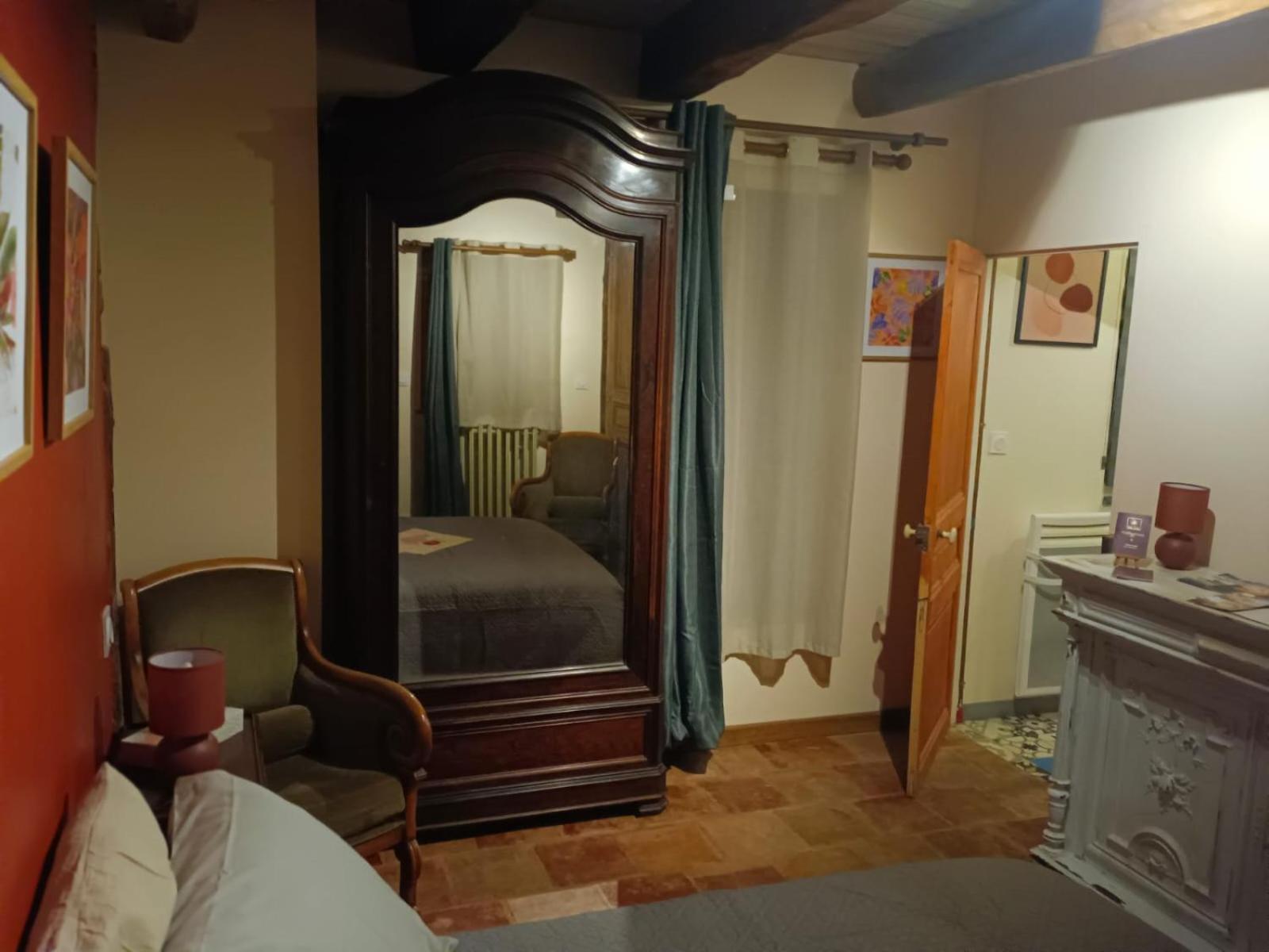 Bed and Breakfast La Lauze Et L'Anguille Гайак Экстерьер фото